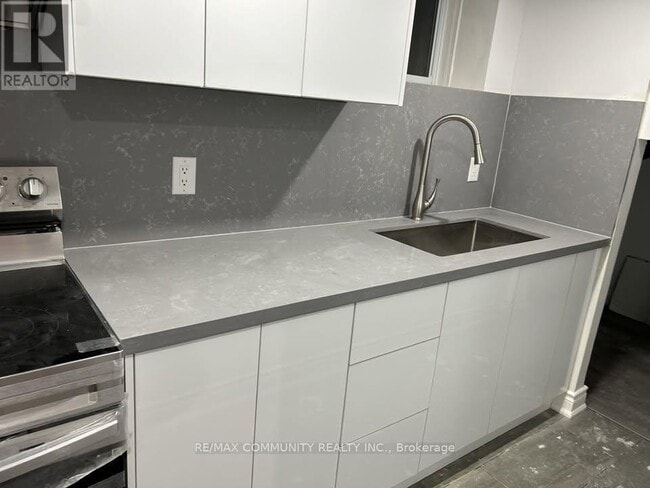 Building Photo - 40 Aspendale Dr