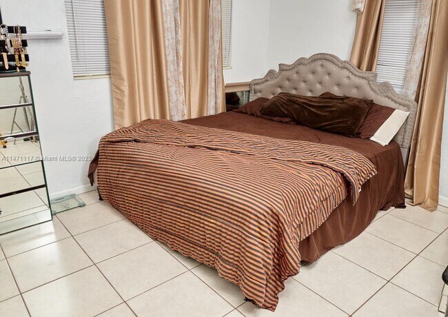 Foto del edificio - 1520 NW 15th Way