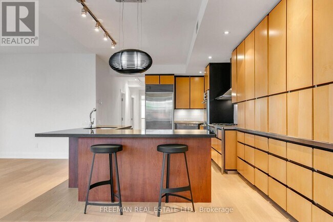 Photo du bâtiment - 967 Ossington Ave