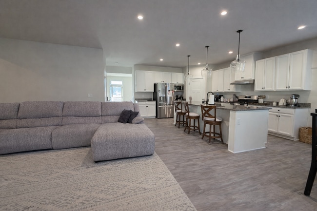 Building Photo - 425 Patriots Walke Dr