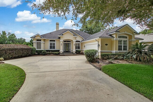 Foto del edificio - Lake  & Golf Course View Home in North Hampton