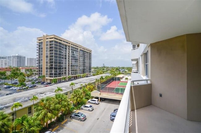 Building Photo - 1985 S Ocean Dr