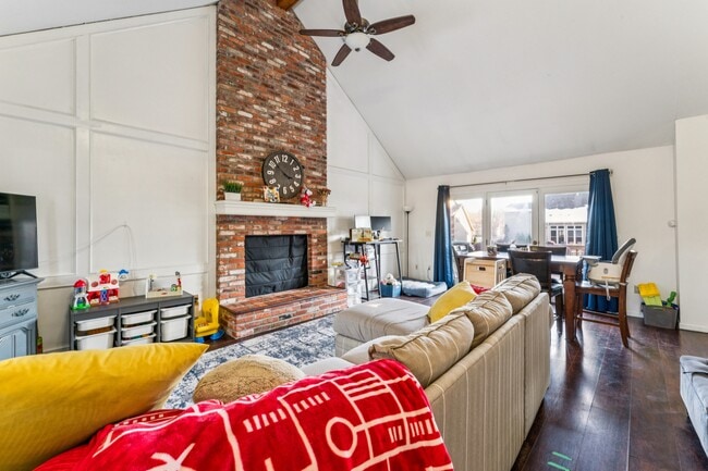 Foto del edificio - 15523 W 83rd Terrace