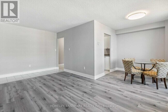 Photo du bâtiment - 1250 Bridletowne Cir