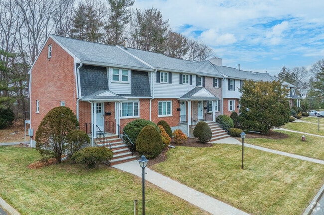 Building Photo - Wedgewood Common Apartments