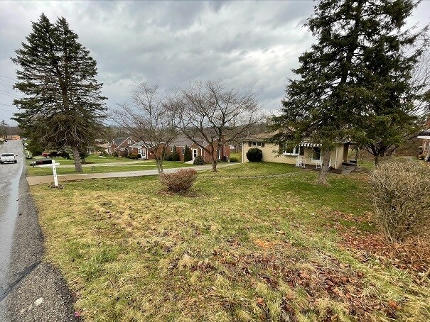 Building Photo - 112 Rosemont Coraopolis, PA 15108