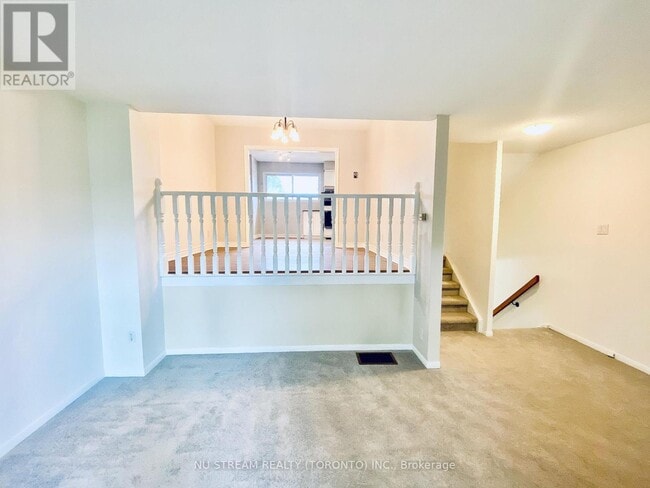 Photo du bâtiment - 2020 Pharmacy Ave