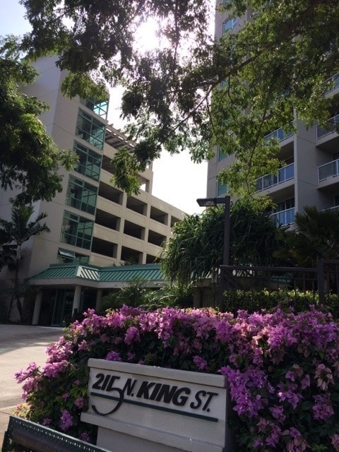 Building Photo - Breathtaking mountain view, 1 bdrm, 1 bath...