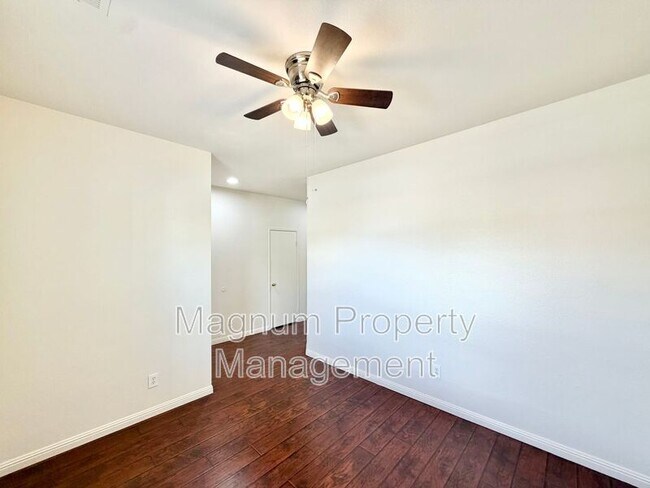 Foto del edificio - 33205 Gypsum St
