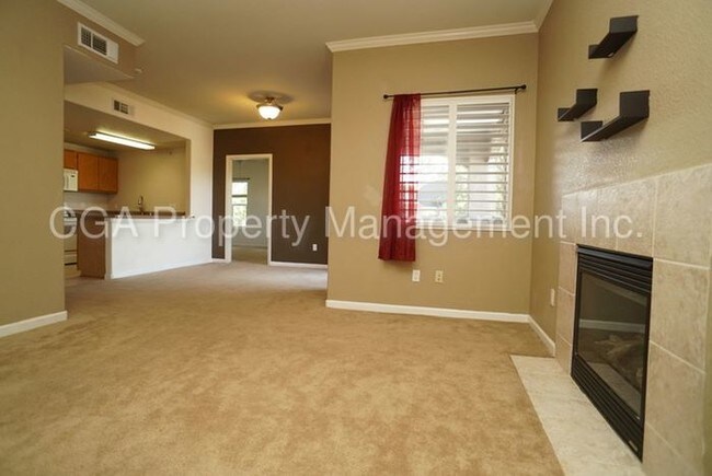 Foto del edificio - 10001 Woodcreek Oaks Blvd
