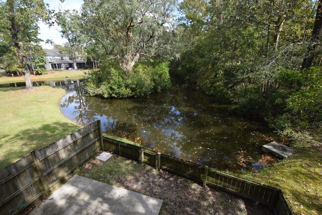 Foto del edificio - 4486 Great Oak Dr