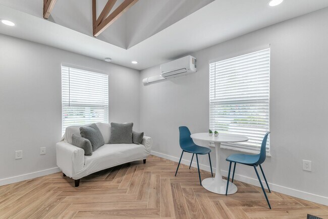 Foto del edificio - 601-603 Lyndhurst St