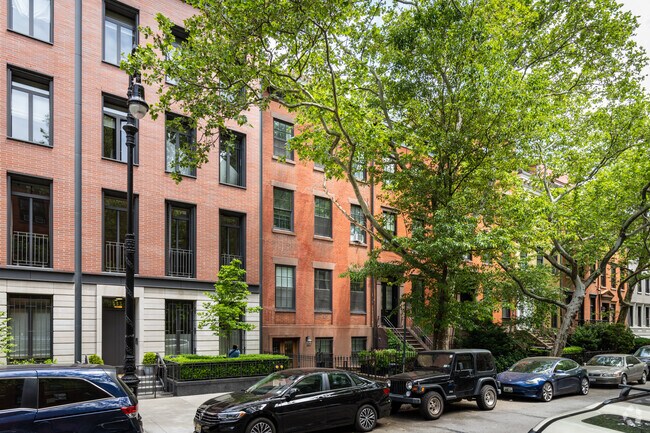 Building Photo - 131 W 11th St