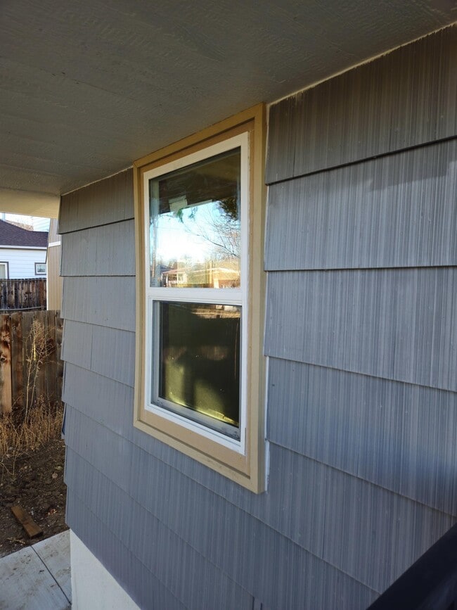 Building Photo - 1210 7th Ave S