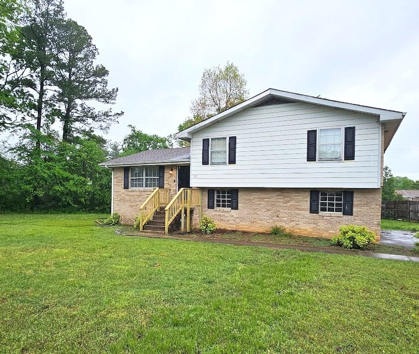 Primary Photo - 117 Mitchell Ln