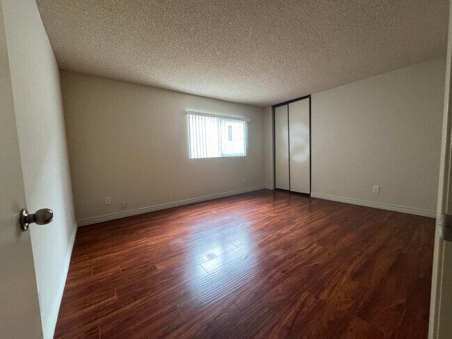 Foto del edificio - 1670 Manning Ave