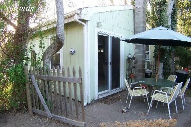 Building Photo - 14 Indian Rd