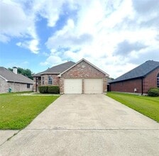 Building Photo - 112 Walnut Ln