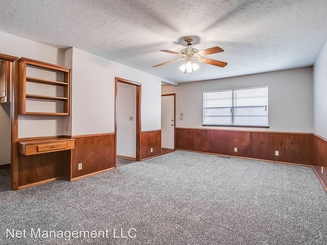 Building Photo - 2 br, 1 bath House - 821 Drake Drive