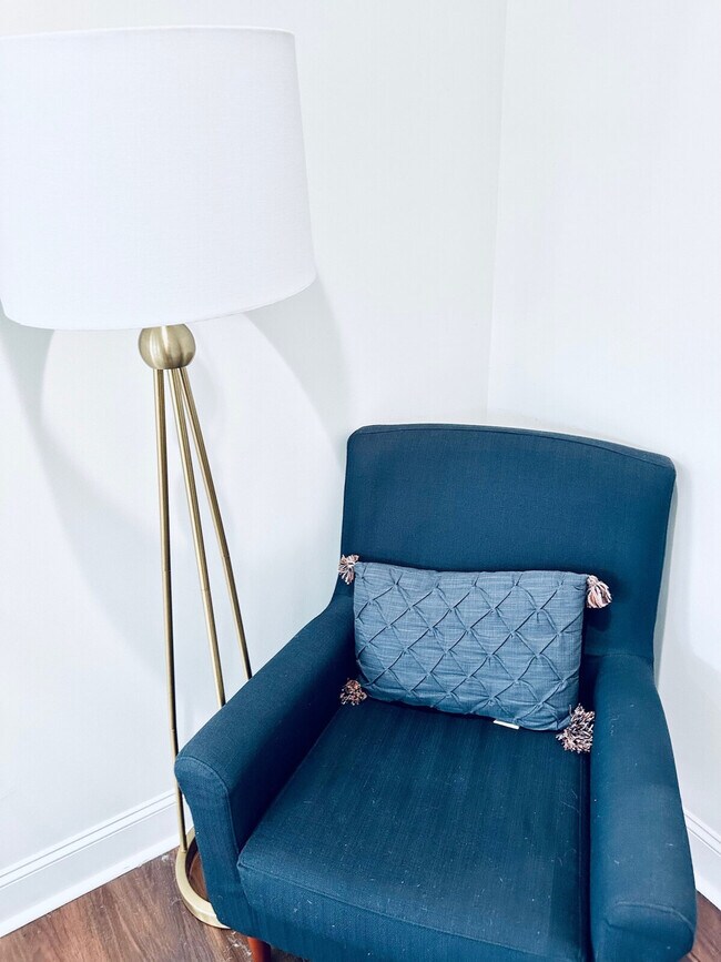 Foto del edificio - 1215 Buncombe Rd