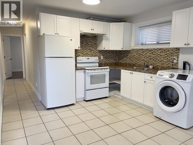 Building Photo - 3787 Elmwood St