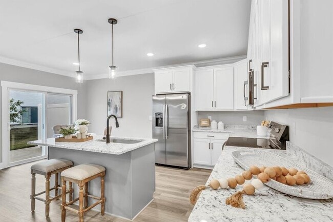 Building Photo - 166 Sango Dr