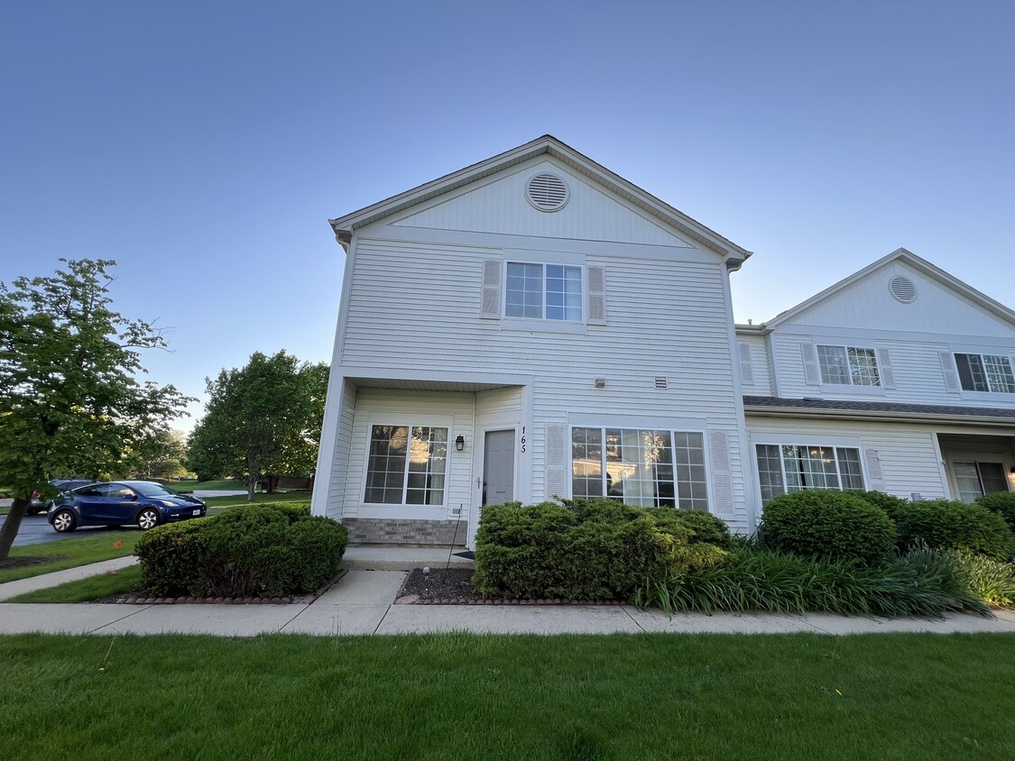 Foto principal - 165 N Oakhurst Dr