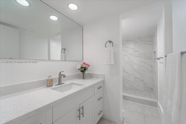 Foto del edificio - 10500 SW 108th Ave