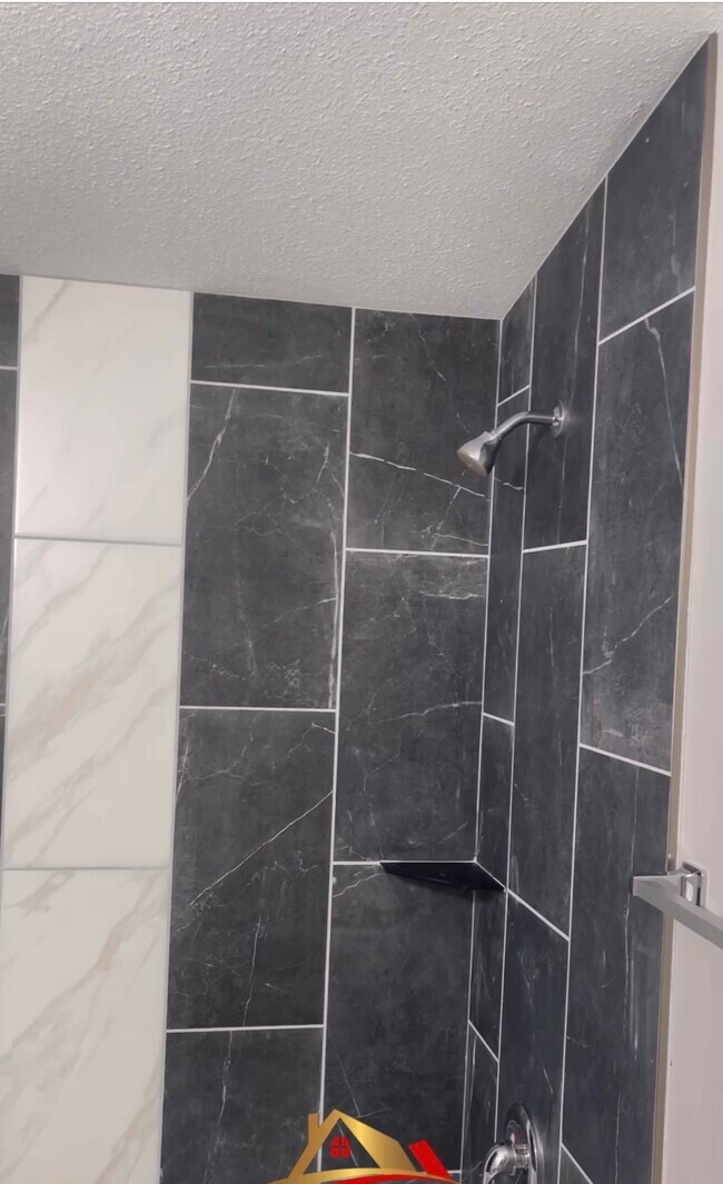 Baño principal - 3816 Greenwillow Ln