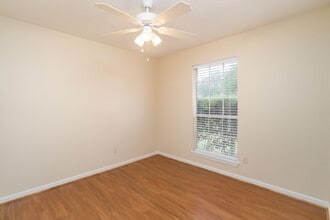 Building Photo - 5306 Acorn Ct