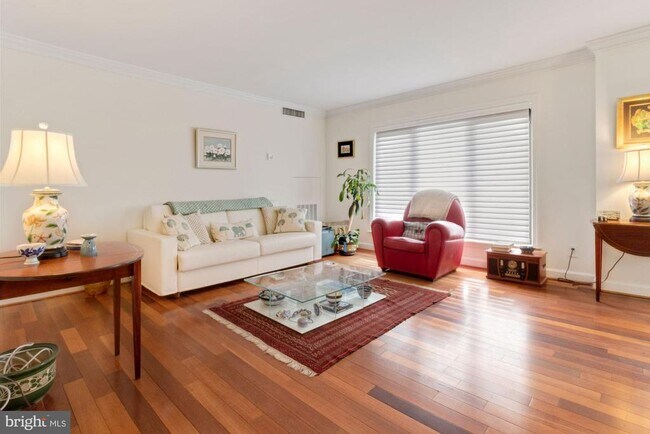 Foto del edificio - 1080 Wisconsin Ave NW