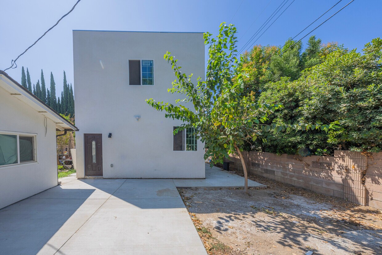 10607 Owensmouth Ave Chatsworth CA 91311 House Rental In Chatsworth 