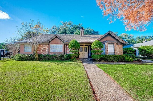 Building Photo - 3610 Golden Tee Ln