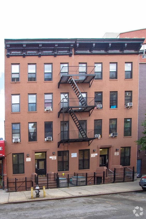 Primary Photo - 231 E 105th St