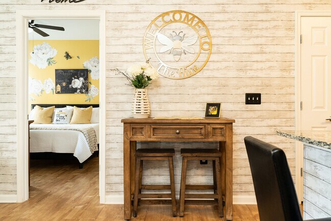Foto del edificio - 11800 Laurestine Way, Unit 105