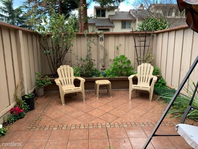 Foto del edificio - 2 br, 2.5 bath Townhome - 38450 Redwood Ter