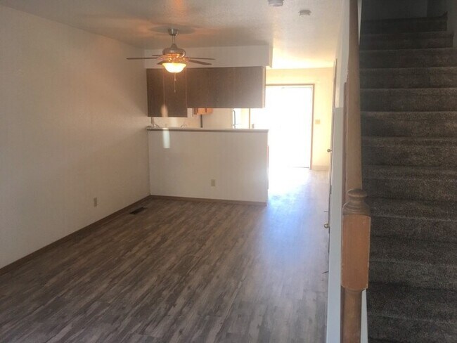 Foto del edificio - Reno Townhouse - Laundry Room in Unit/Gara...