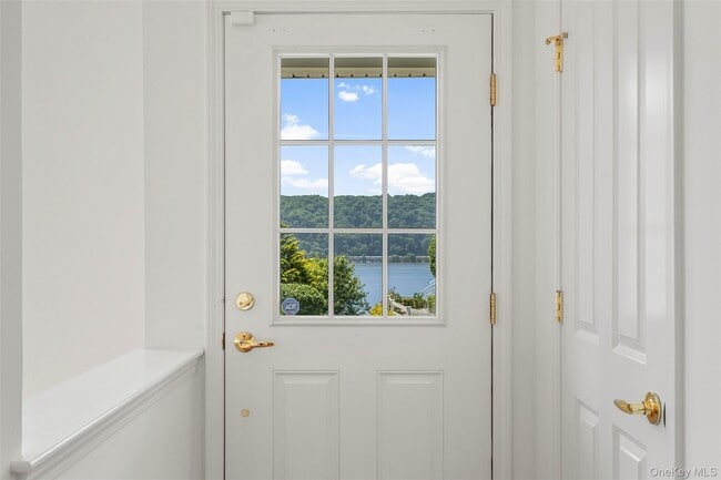 Building Photo - 402 Waterview Dr