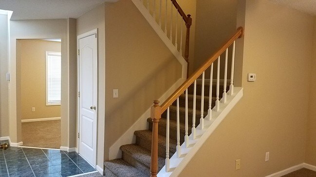 Building Photo - 10557 Sourwood Ct