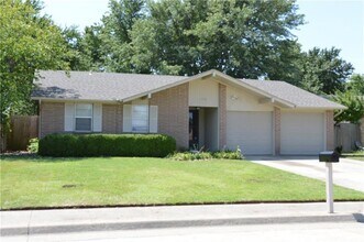 Building Photo - 1054 Cumberland Mansion
