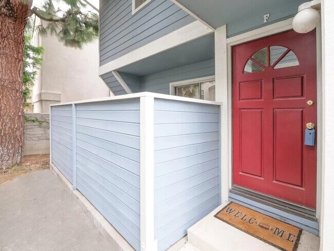 Foto del edificio - 26105 Frampton Ave