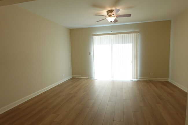 Building Photo - 116 Colonial Pkwy