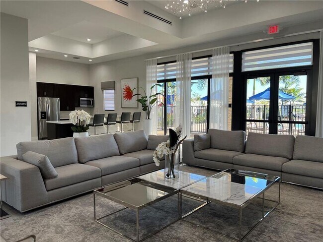 Foto del edificio - 315 NE 208th Terrace