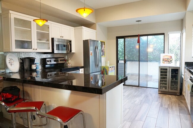 Building Photo - 73486 Shadow Mountain Dr