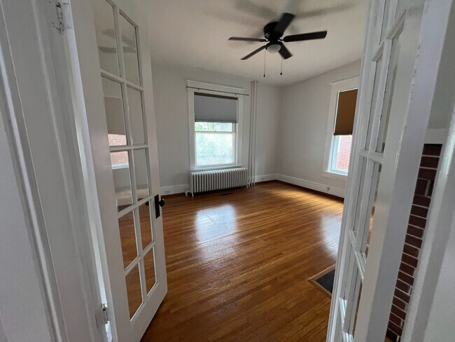 Foto del edificio - 358 Allison Ave SW