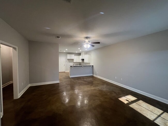 Building Photo - Vincent Road Townhomes