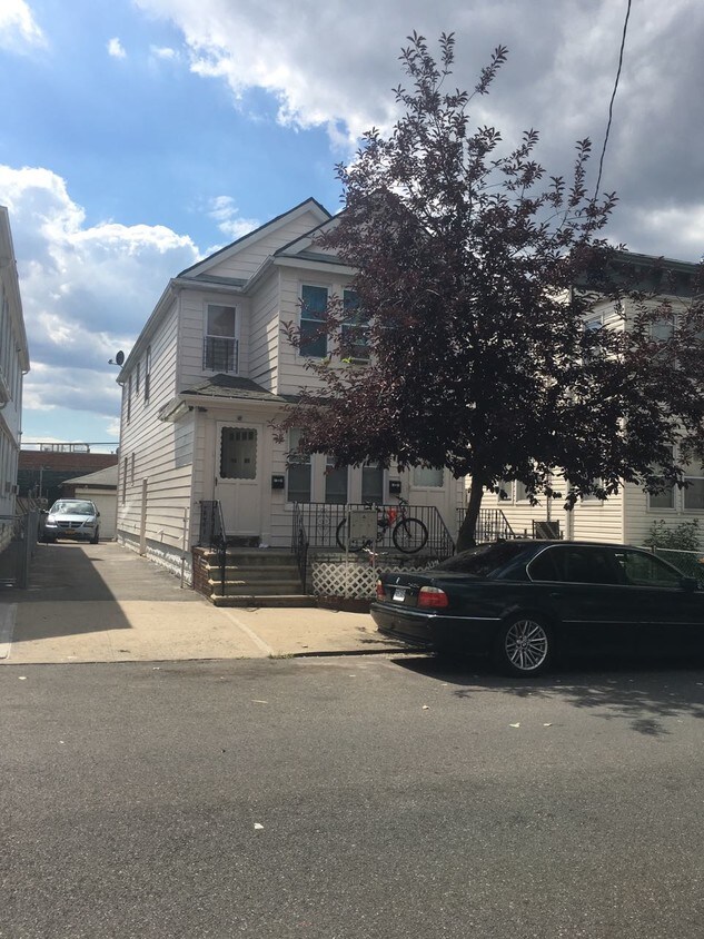 Foto del edificio - 4348 163rd St