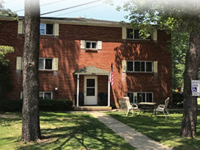 Foto del edificio - Creekside Court Apartments