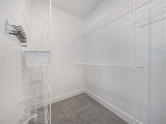 Building Photo - Trade Winds Apartment Homes