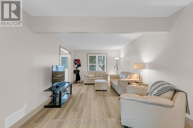 Building Photo - 704 Levac Dr